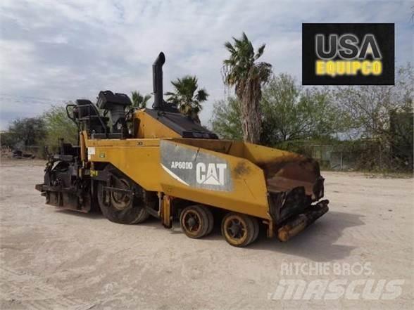CAT AP-600D Finišéry