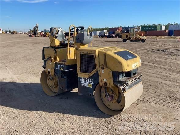 CAT CB-214E Ťahačové valce
