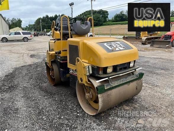 CAT CB-224E Ťahačové valce