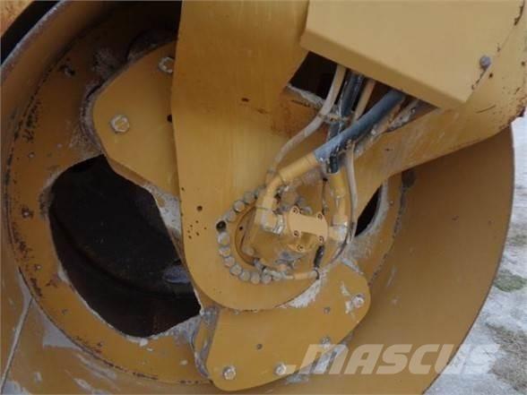 CAT CB-534DXW Ťahačové valce