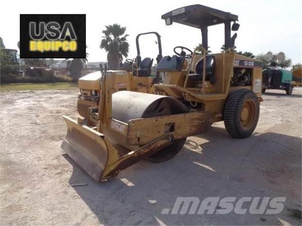 CAT CS-323C Ťahačové valce