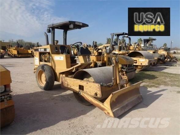 CAT CS-323C Ťahačové valce