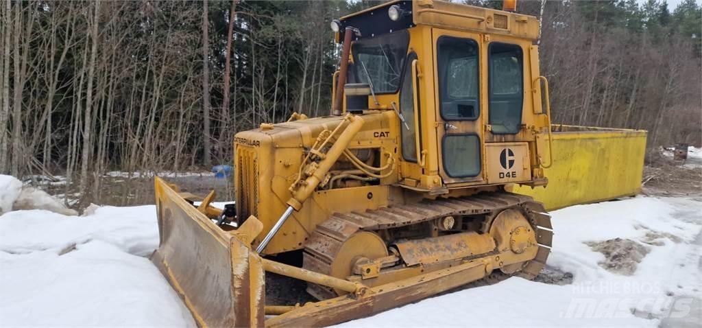 CAT D4E Pásové dozéry