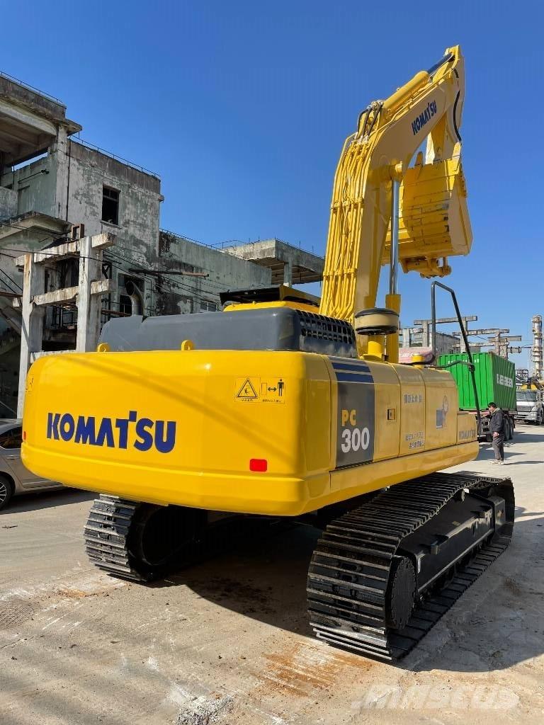 Komatsu PC 300-7 Pásové rýpadlá