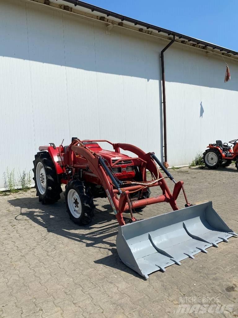 Mitsubishi MT33+tur Kompaktné traktory