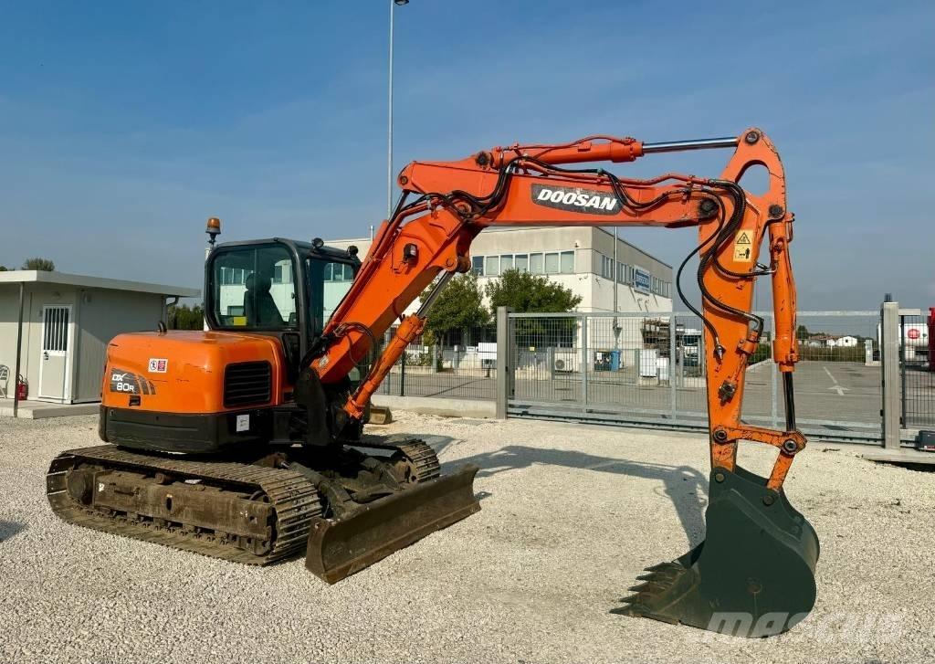 Doosan DX 80 R Midi rýpadlá 7 t - 12 t