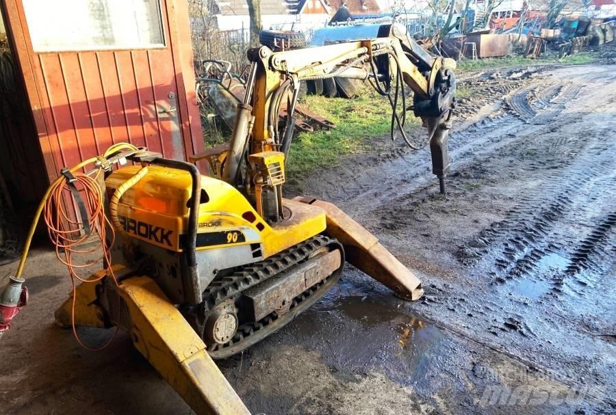 Brokk 90 Demolačné rýpadlá