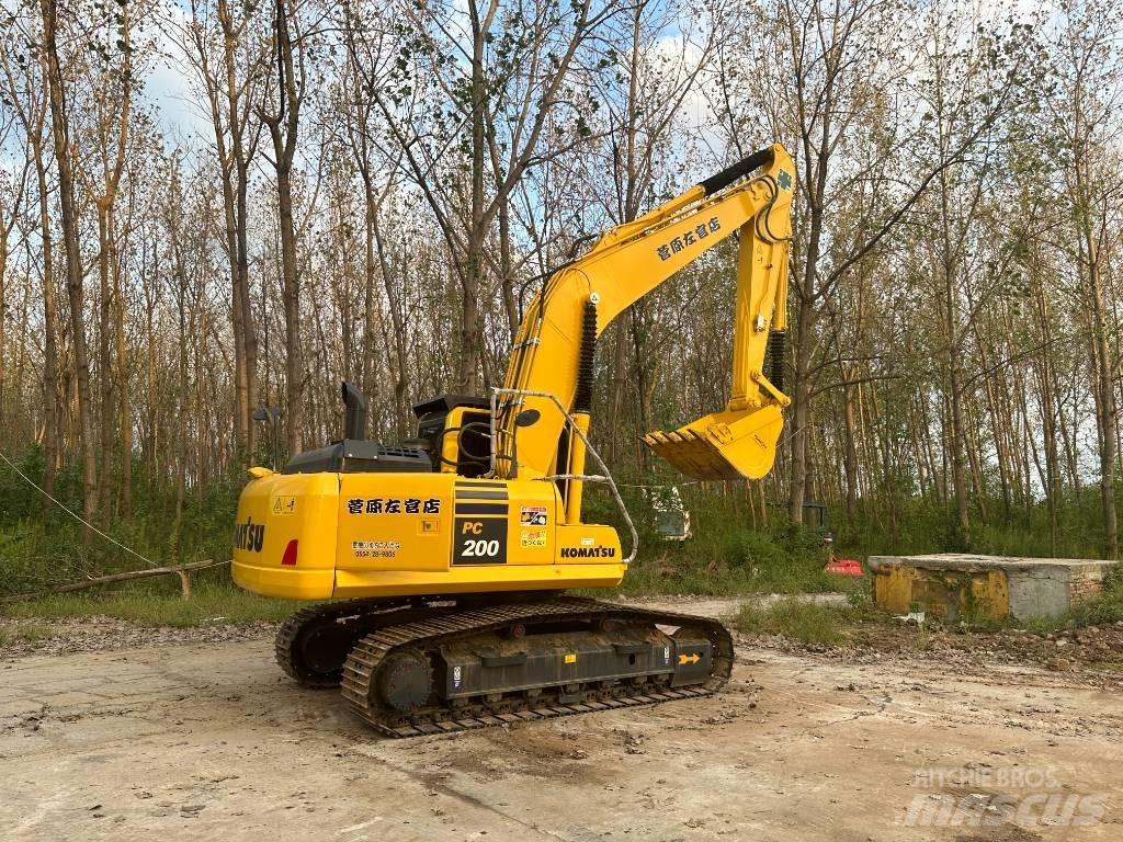Komatsu PC200-8 Pásové rýpadlá