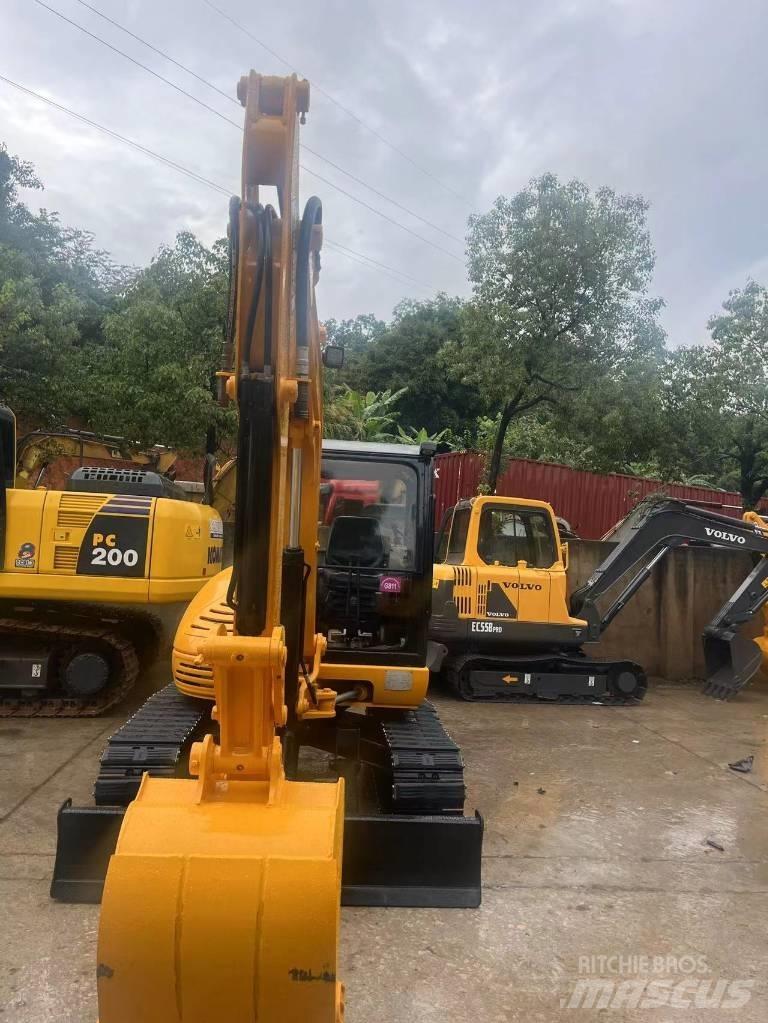 JCB 8050 Pásové rýpadlá