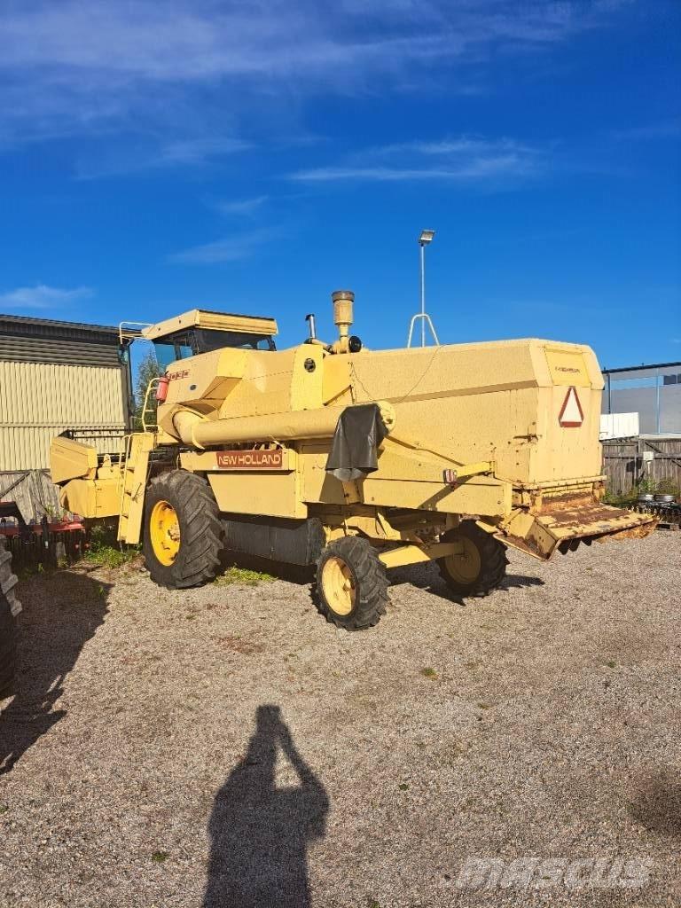 New Holland 8030 H Kombinované zberacie stroje