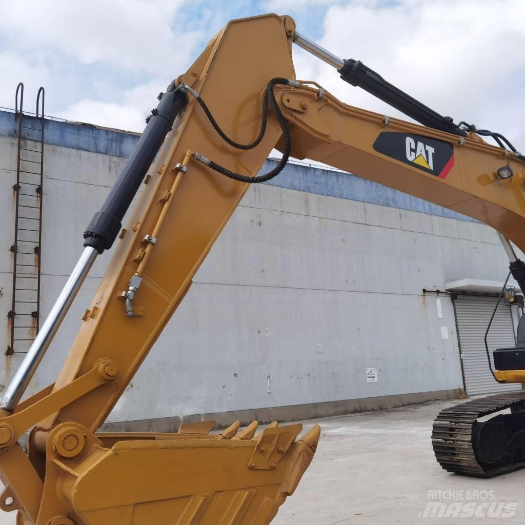 CAT 325D Pásové rýpadlá