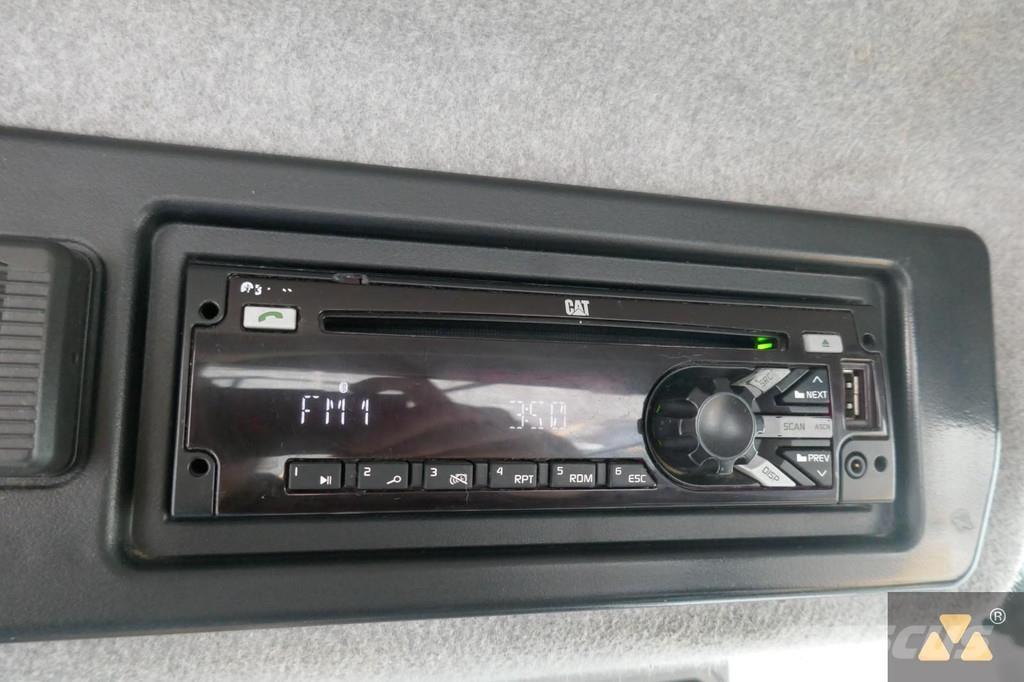 CAT 966M Kolesové nakladače