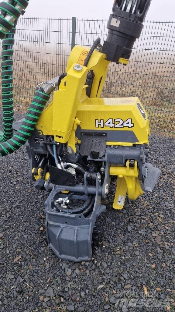 John Deere H424 Odvetvovače