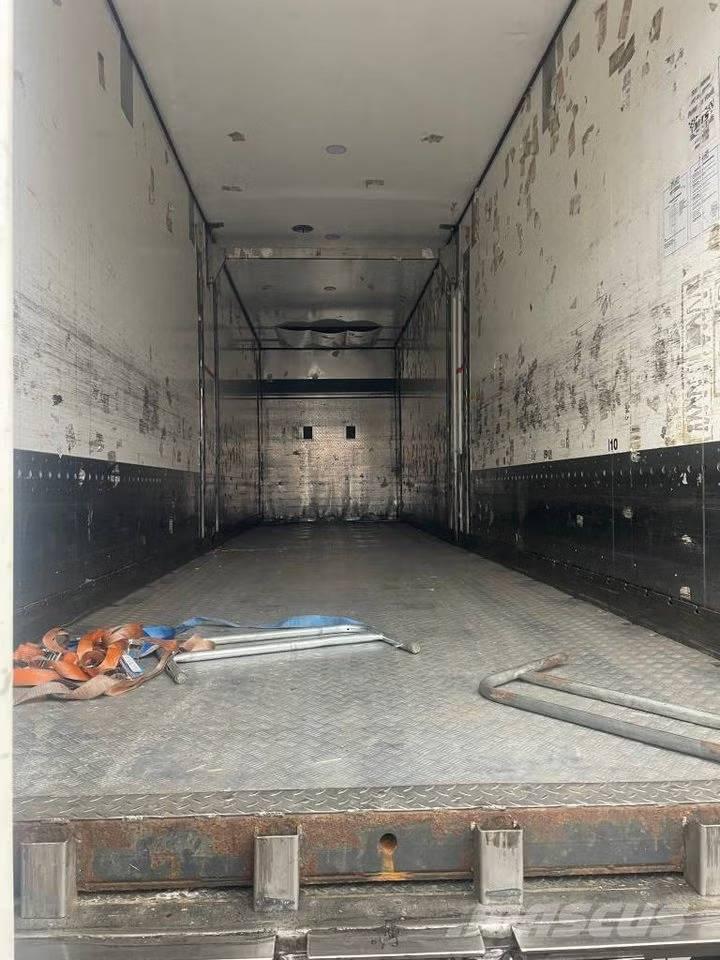 VAK V 4-40 Chladiarenské prívesy