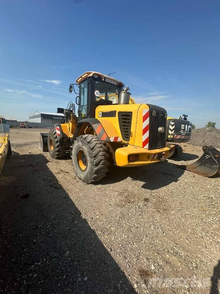 JCB 436 HT Kolesové nakladače