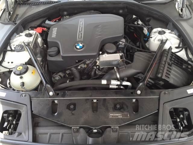 BMW 528i Automobily