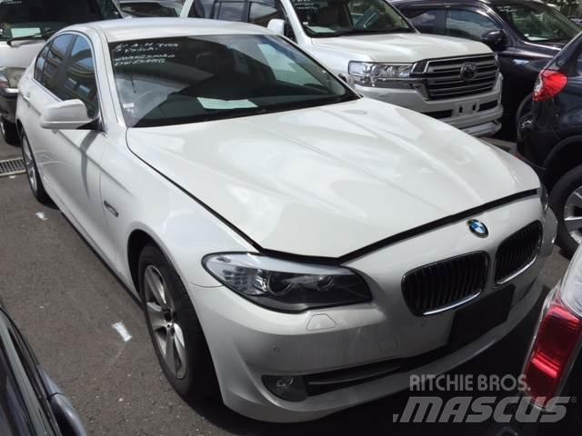 BMW 528i Automobily