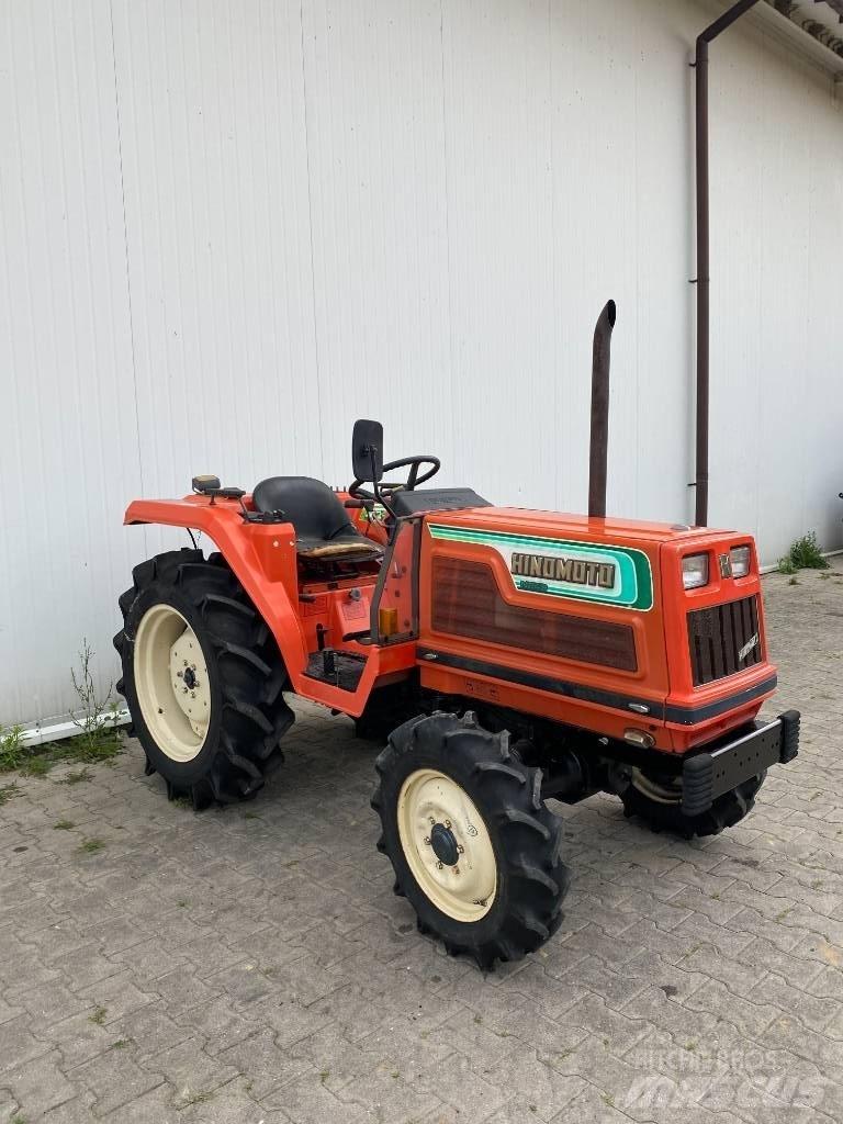 Hinomoto N249 Kompaktné traktory