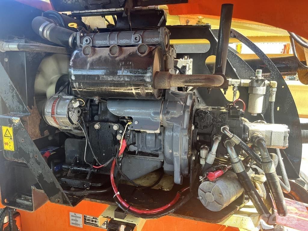 JLG 450 AJ II Kĺbové plošiny