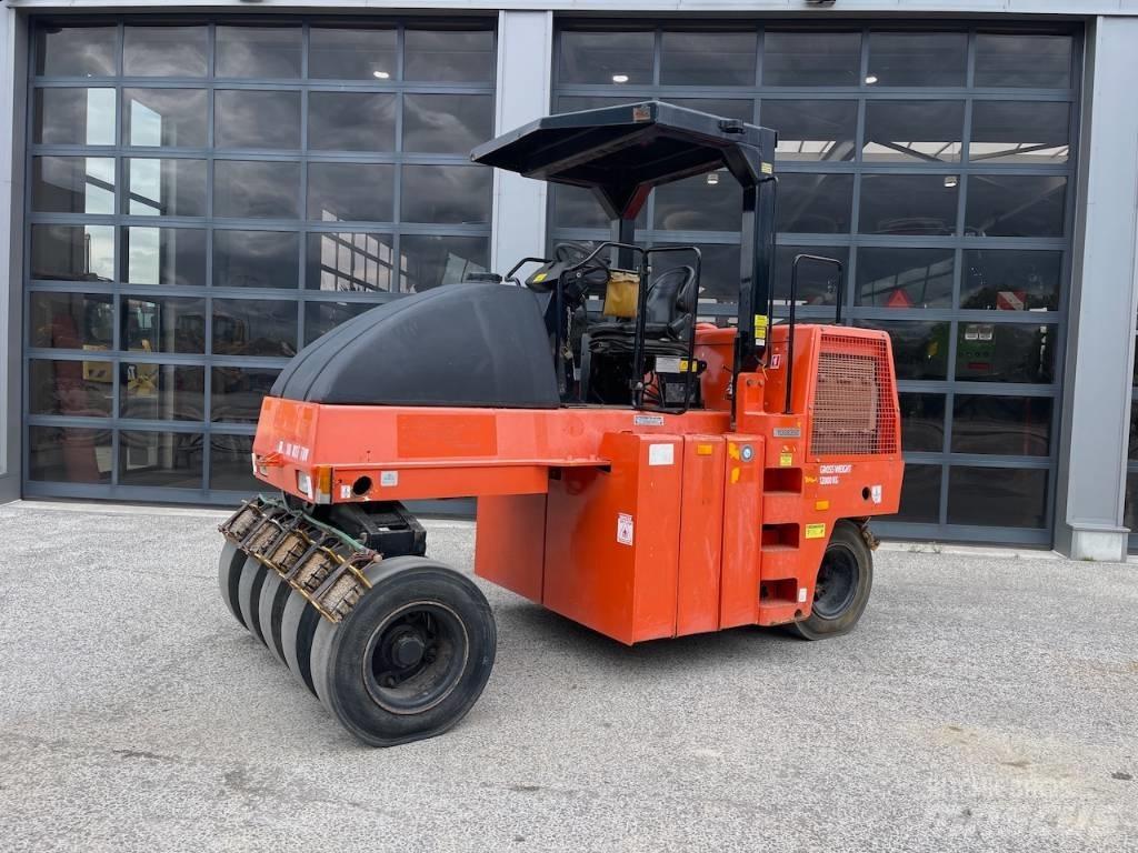Dynapac CP 142 Pneumatikové valce