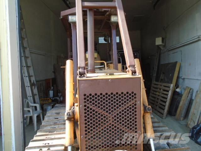 CASE 450 C Pásové nakladače