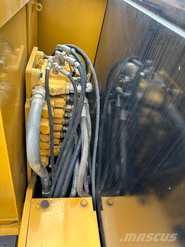 CAT 306 Mini rýpadlá < 7t