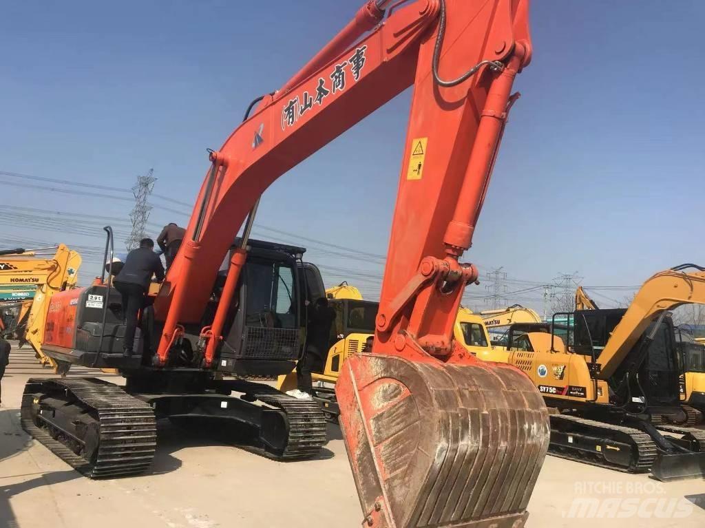 Hitachi 240-3 Pásové rýpadlá