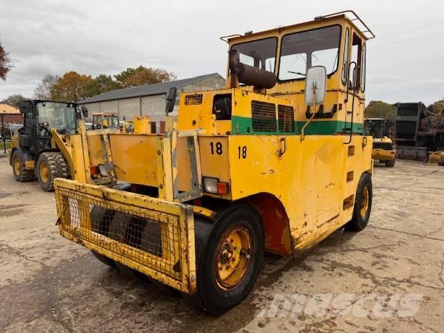 Hamm GRW 15 Pneumatikové valce