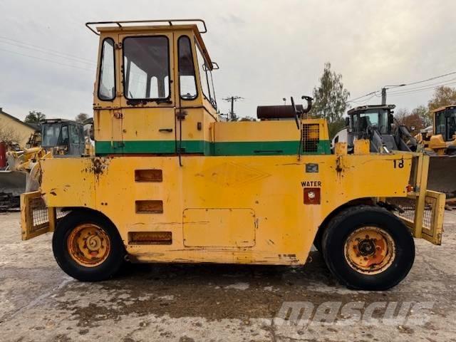 Hamm GRW 15 Pneumatikové valce