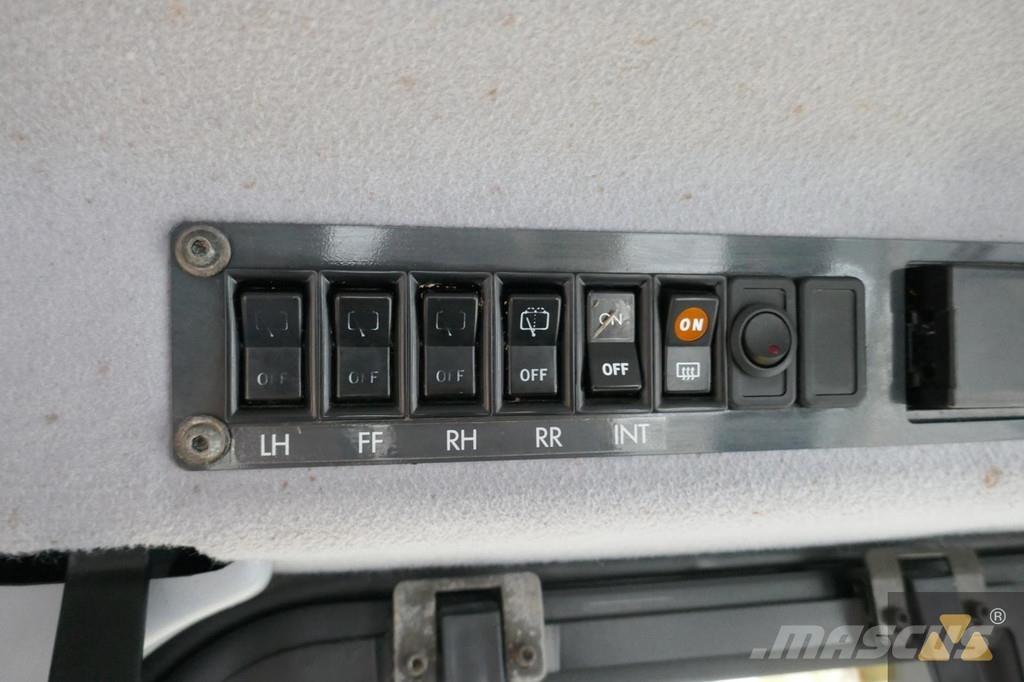 Komatsu D85PX-15 Pásové dozéry