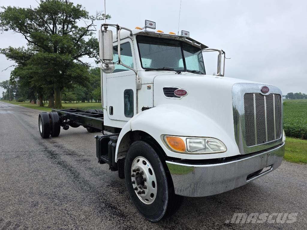 Peterbilt 335 Nákladné vozidlá bez nadstavby