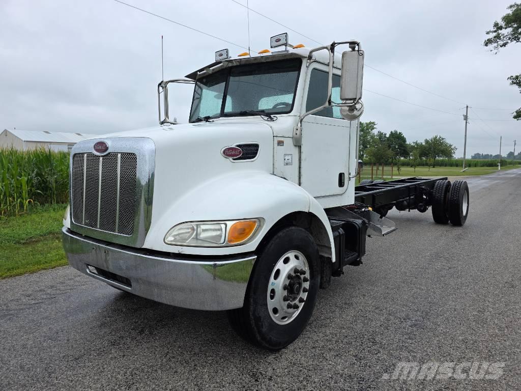 Peterbilt 335 Nákladné vozidlá bez nadstavby