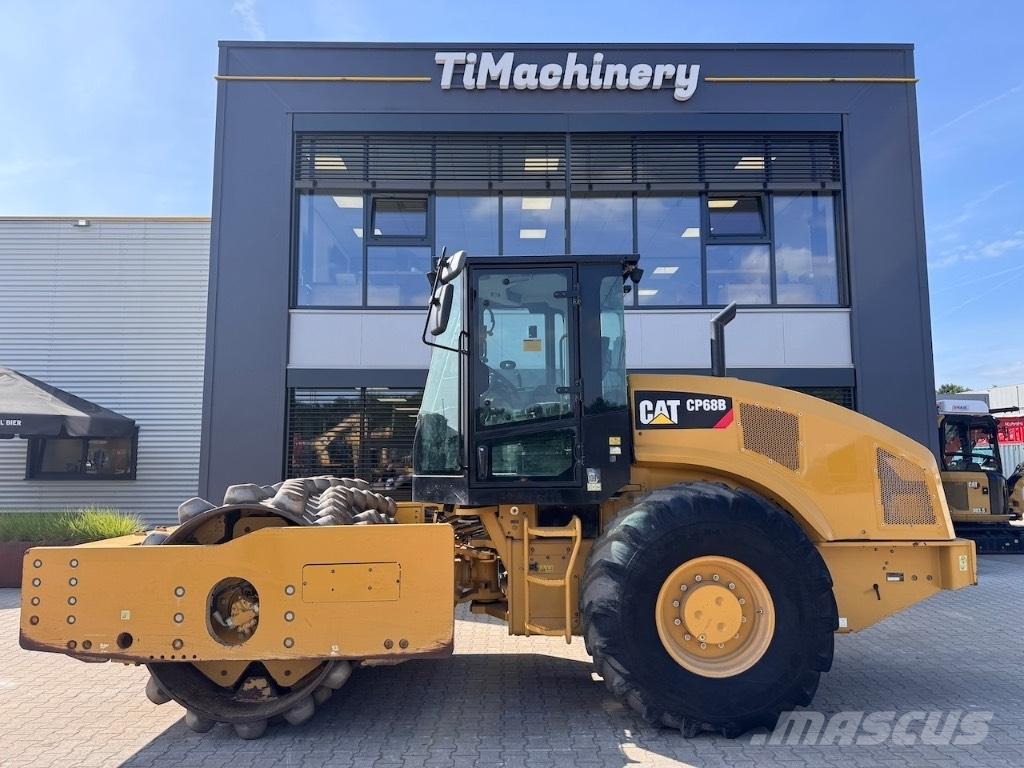 CAT CP 68 B Pôdne kompaktory