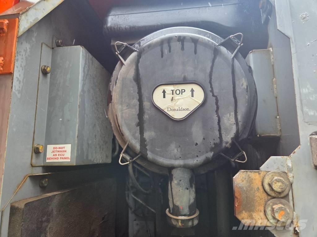Hitachi ZX 210 LC-3 Pásové rýpadlá