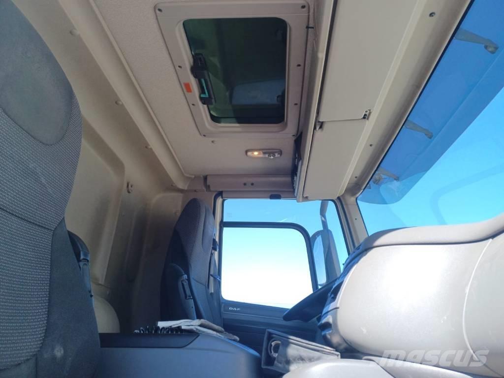 DAF CF 400 Nákladné vozidlá s bočnou zhrnovacou plachtou