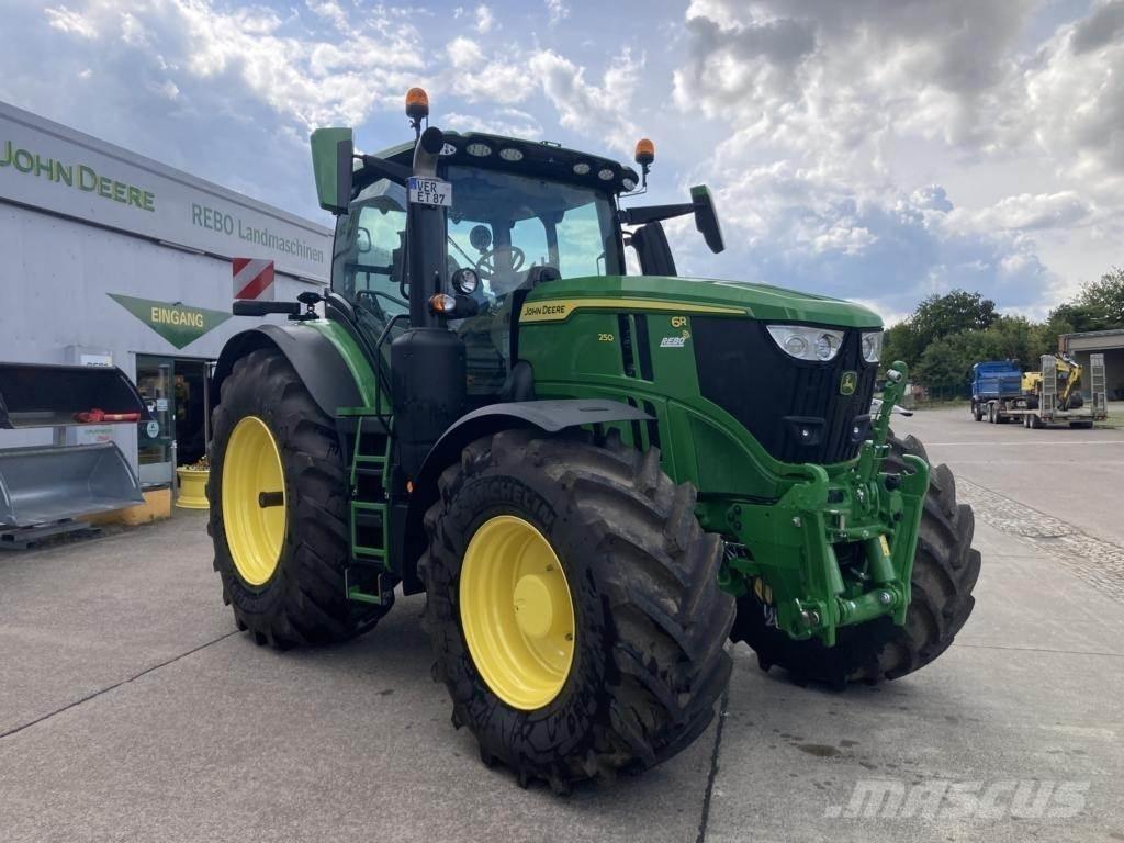 John Deere 6R 250 Traktory