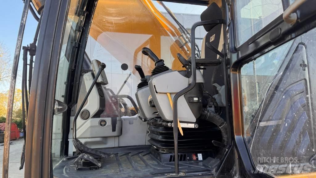CAT 352 F Pásové rýpadlá