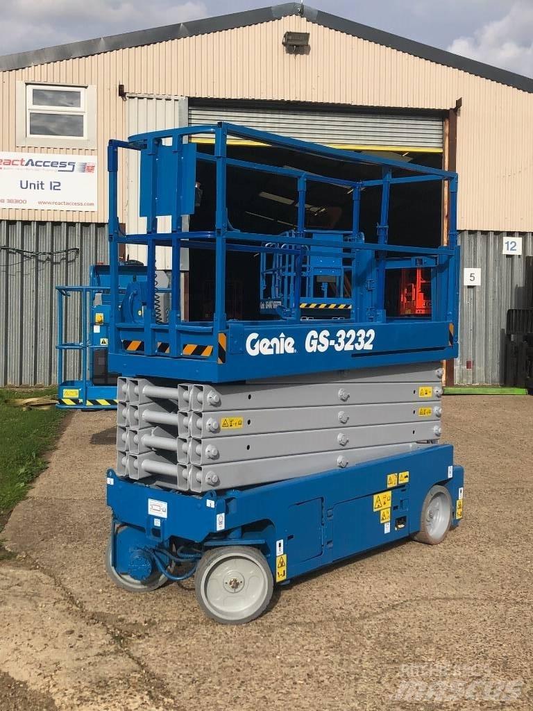 Genie GS 3232 Nožnicové zdvíhacie plošiny