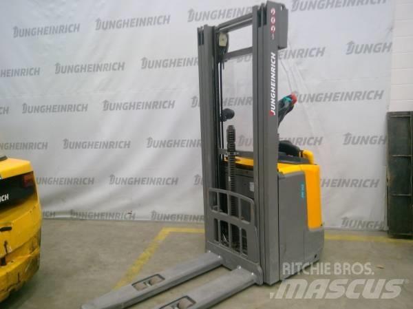 Jungheinrich ERC 212 Samohybné vozíky