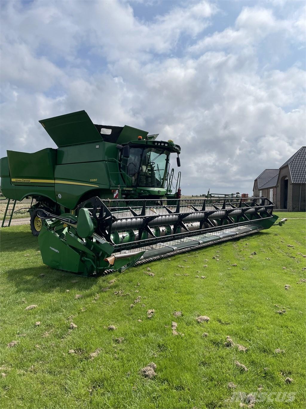 John Deere S 680 Kombinované zberacie stroje