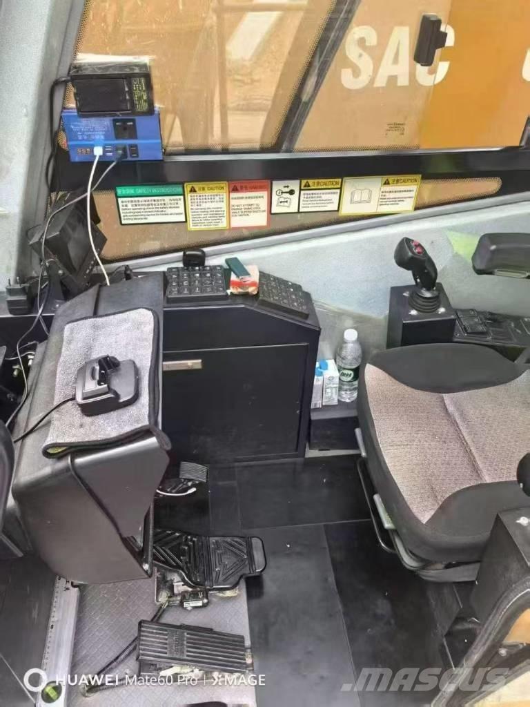 Sany SAC7000 T7 Univerzálne terénne žeriavy