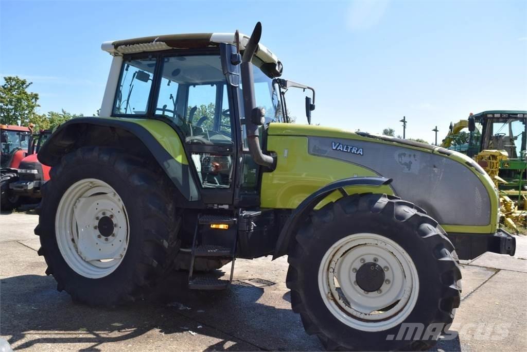 Valtra T120 Traktory