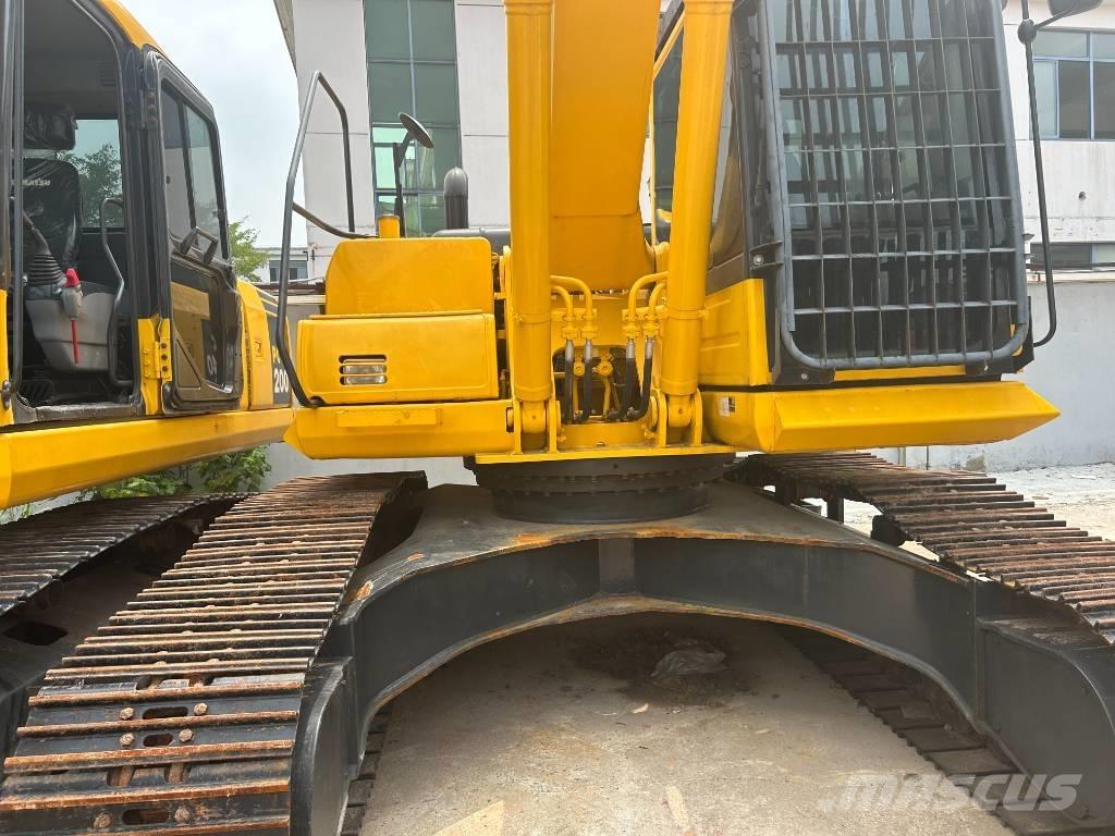 Komatsu PC240LC-8 Pásové rýpadlá