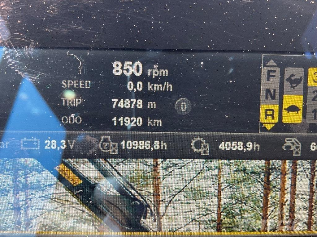 Ponsse BUFFALO 8W Lesné traktory
