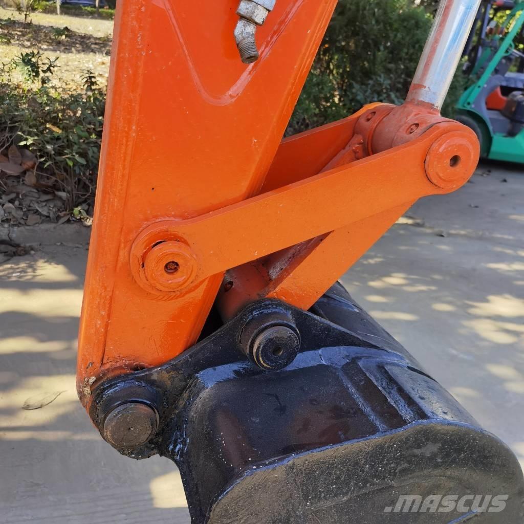 Hitachi ZX70 Midi rýpadlá 7 t - 12 t