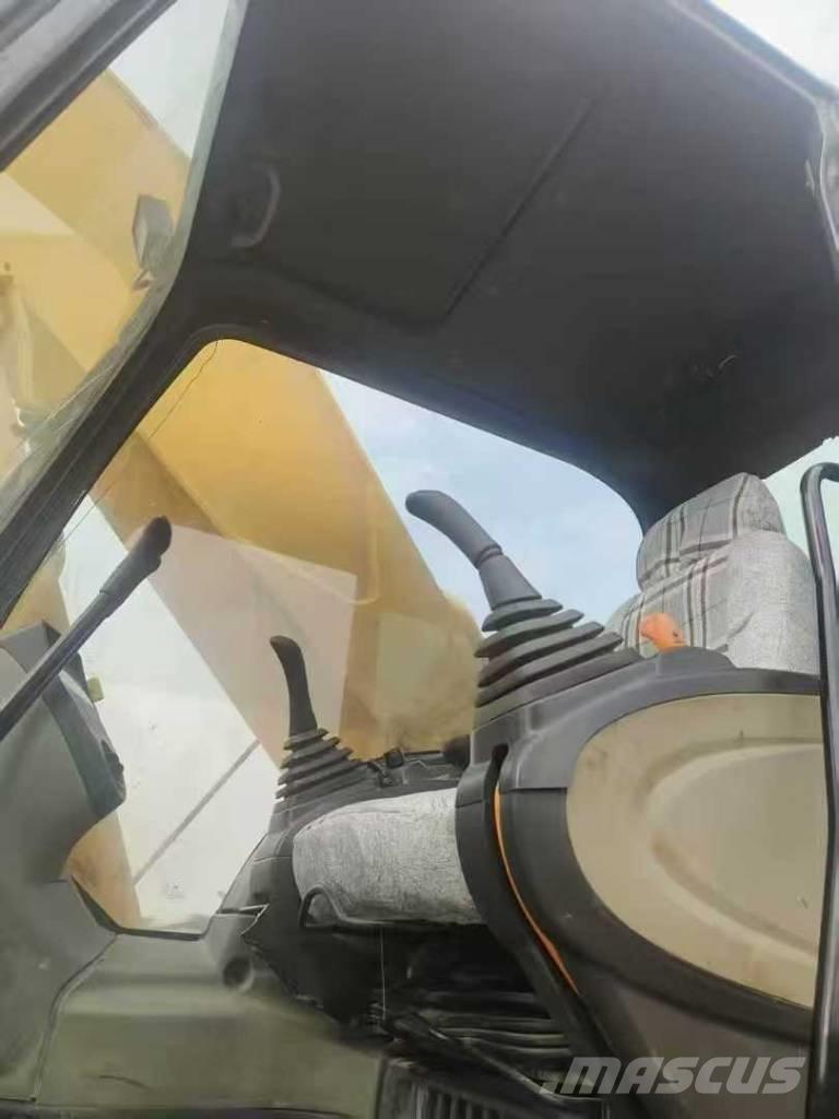 Sumitomo SH300 Pásové rýpadlá