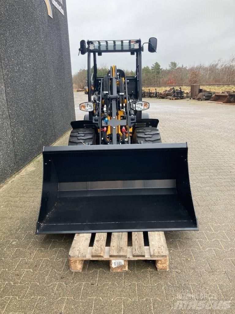 JCB 403 - Fabriksny Mininakladače