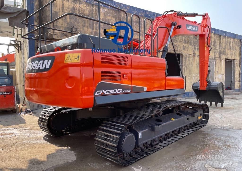 Doosan DX 300 Pásové rýpadlá