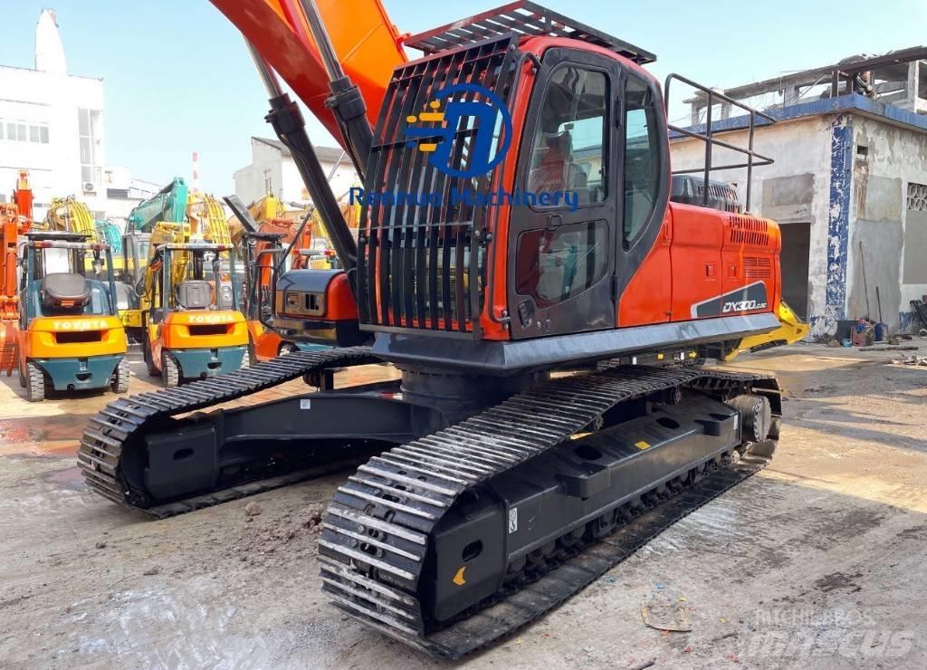 Doosan DX 300 Pásové rýpadlá