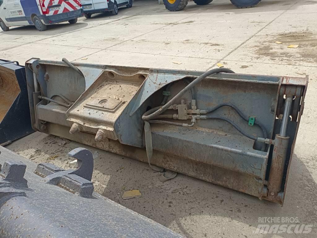 Mecalac 4x1 Lopaty